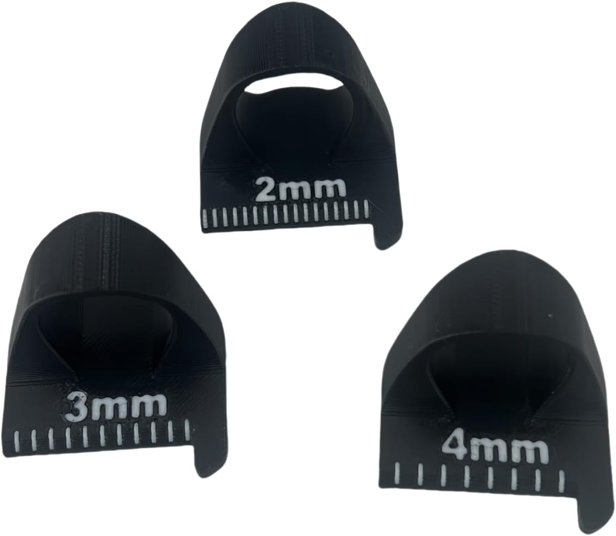 Sewing Finger Ruler for Even Stitches, Magnetic Seam Guide Sewing Kit Supplies Non-Slip Template Mini Measuring Gauge 4mm 3mm 2mm, Quilting Templates Precision Sewing DIY Handmade Sewing Tool (Black)